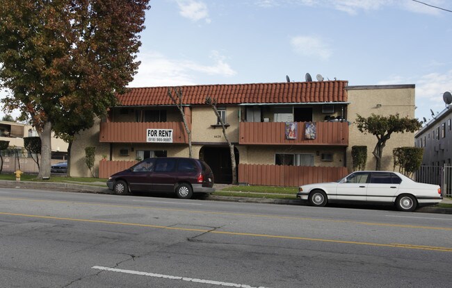 6630 Whitsett Ave in North Hollywood, CA - Building Photo - Building Photo