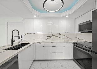 2885 Palm Beach Blvd, Unit A402 in Ft. Myers, FL - Building Photo - Building Photo