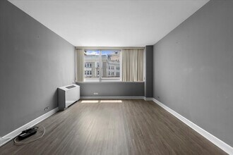 5601 N Sheridan Rd, Unit # 020D in Chicago, IL - Building Photo - Building Photo
