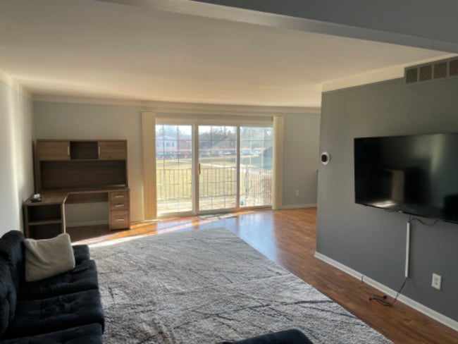 property at 500 N Fox Hills Dr