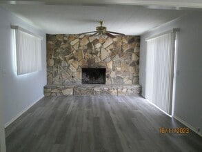 122 W Cliffwood Ave in Anaheim, CA - Building Photo - Building Photo