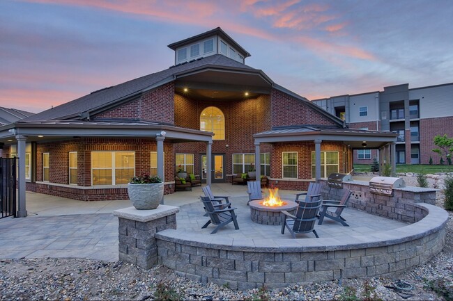 The Apex at Twin Creek in Bellevue, NE - Foto de edificio - Building Photo