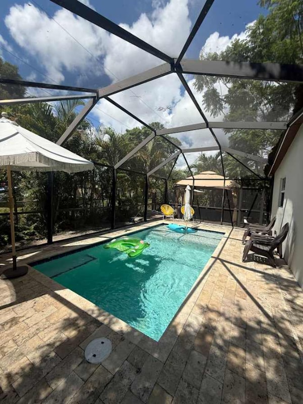 240 NE 60th St in Fort Lauderdale, FL - Building Photo - Building Photo