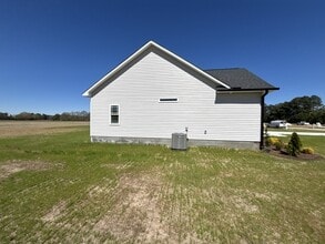 171 Budd Godwin Ln in Dunn, NC - Foto de edificio - Building Photo