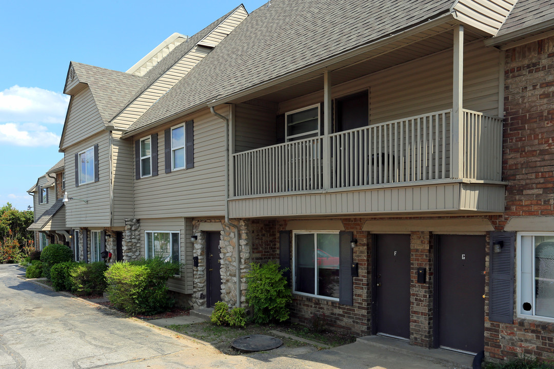 Parkwood Townhomes in Tulsa, OK - Building Photo