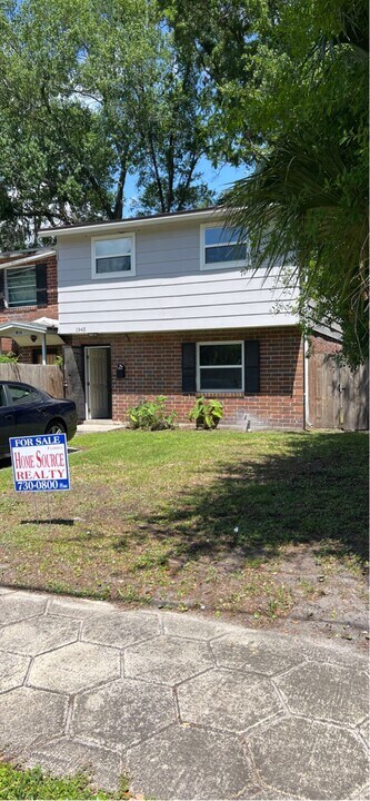 1945 Erline Dr in Jacksonville, FL - Building Photo