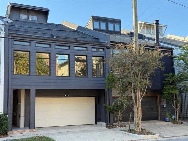 property at 4116 McDuffie St