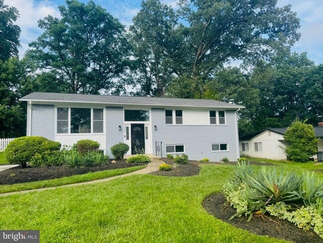 property at 5507 Kings Park Dr
