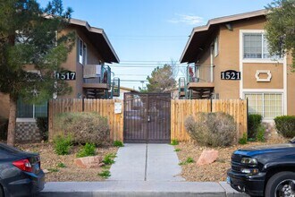 1536 N 22nd St, Unit Apt 4 in Las Vegas, NV - Foto de edificio - Building Photo