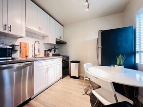 5525 Harold Way in Los Angeles, CA - Building Photo - Building Photo