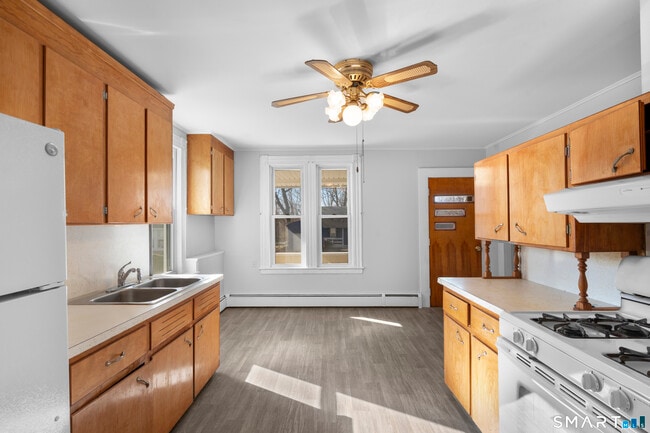 48 Anderson St in Naugatuck, CT - Building Photo - Building Photo