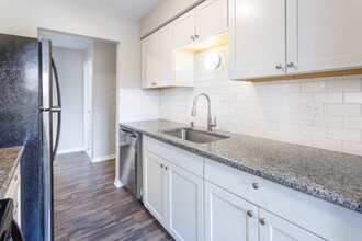 10015 Groh Rd in Grosse Ile Township, MI - Building Photo - Building Photo