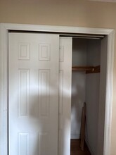 2 Concord Dr in Holtsville, NY - Foto de edificio - Building Photo