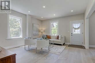 22 Duchess St in Whitchurch-Stouffville, ON - Building Photo - Building Photo
