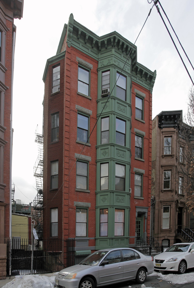 109 Wayne St in Jersey City, NJ - Building Photo - Building Photo