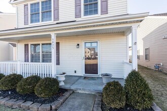 5975 Pennington Creek Dr in Dublin, OH - Building Photo - Building Photo