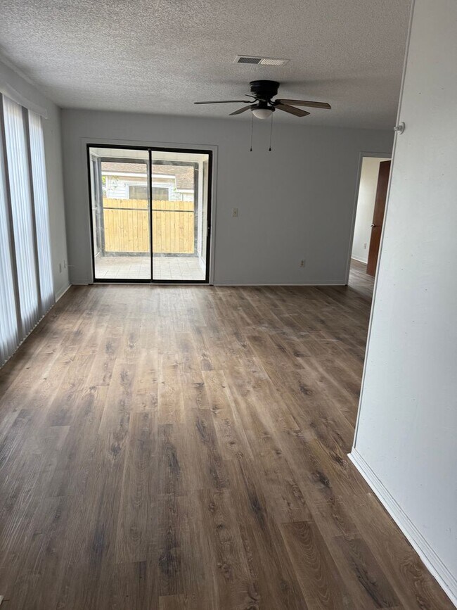 61-63 Lincoln Dr NW in Fort Walton Beach, FL - Building Photo - Building Photo