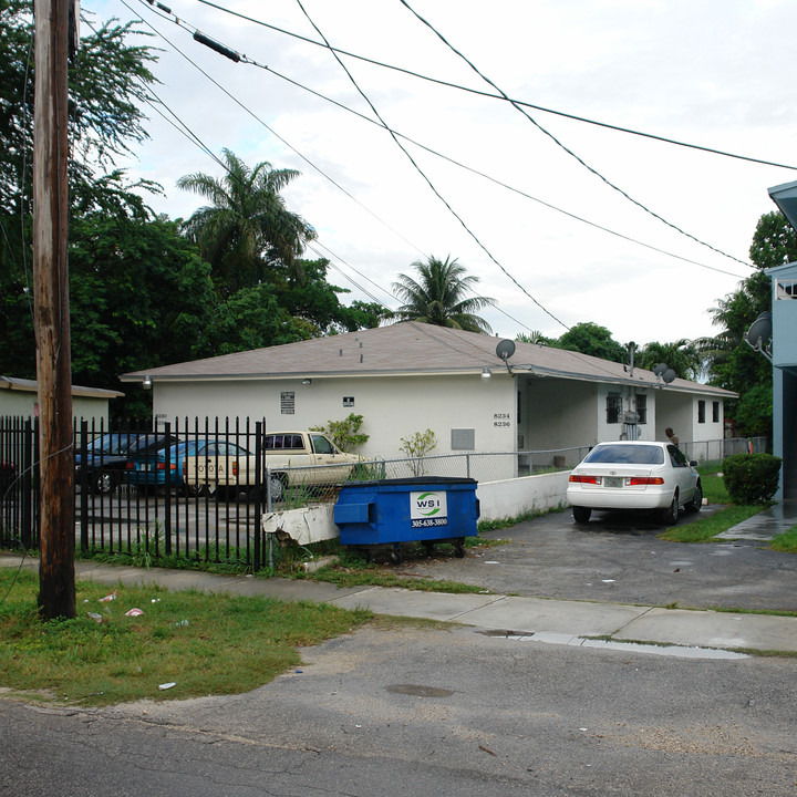 8230-8236 NE 1st Ave in Miami, FL - Building Photo