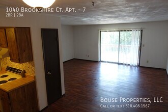 1040 Brookshire Ct in Belleville, IL - Building Photo - Building Photo
