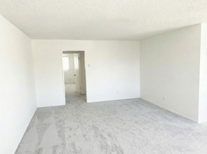 3649 Glendon Ave, Unit #205 in Los Angeles, CA - Foto de edificio - Building Photo