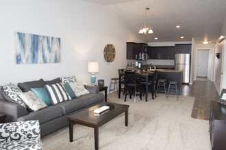 Foxtail Creek Townhomes in Sioux Falls, SD - Building Photo - Building Photo