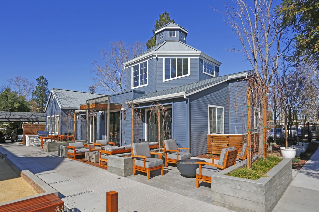 Bell Almaden in San Jose, CA - Building Photo