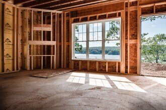8 Edgewater Cir in Berlin, CT - Building Photo - Building Photo