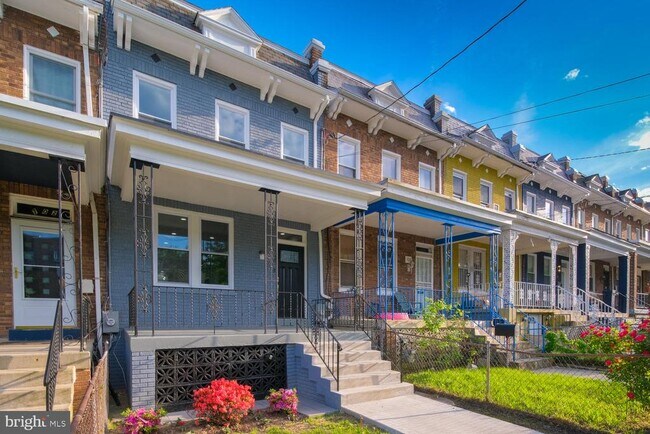 704 Ingraham St NW in Washington, DC - Building Photo - Building Photo