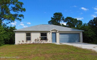 551 Poplar St SE in Palm Bay, FL - Building Photo