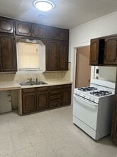 926 E 7th St in Ada, OK - Building Photo - Building Photo