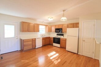 351 Emerson Ln in Harrisonburg, VA - Building Photo - Building Photo