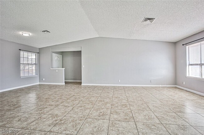 4652 Troy Pl in Las Vegas, NV - Building Photo - Building Photo