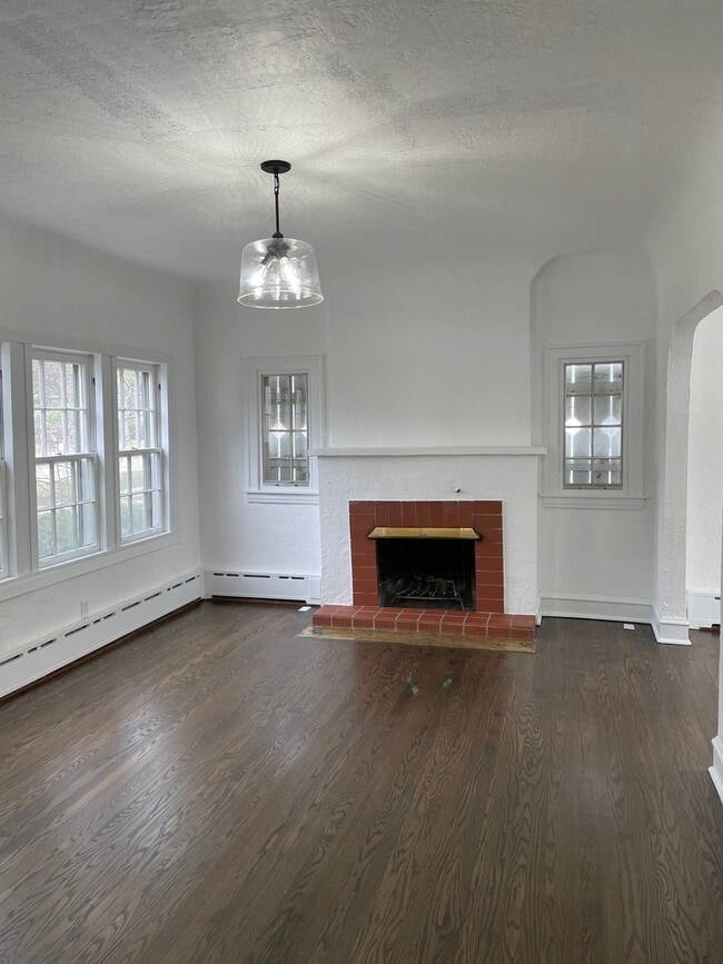 1107 Hazel Ave in Deerfield, IL - Building Photo - Building Photo