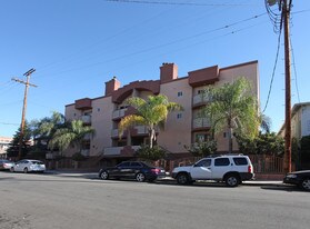 1752 N Mariposa Ave Apartamentos