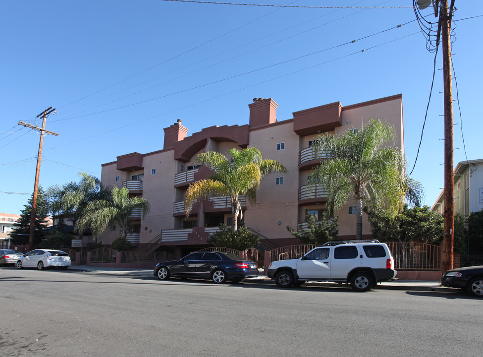 1752 N Mariposa Ave in Los Angeles, CA - Building Photo