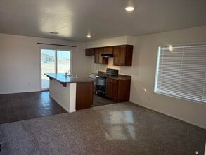 4692 S Cedar Ave in Yuma, AZ - Building Photo - Building Photo