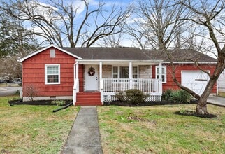 2414 Fairmont Blvd in Knoxville, TN - Foto de edificio - Building Photo