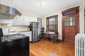 2004 W Walton St in Chicago, IL - Building Photo - Building Photo