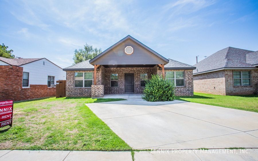 4117 18th St in Lubbock, TX - Building Photo