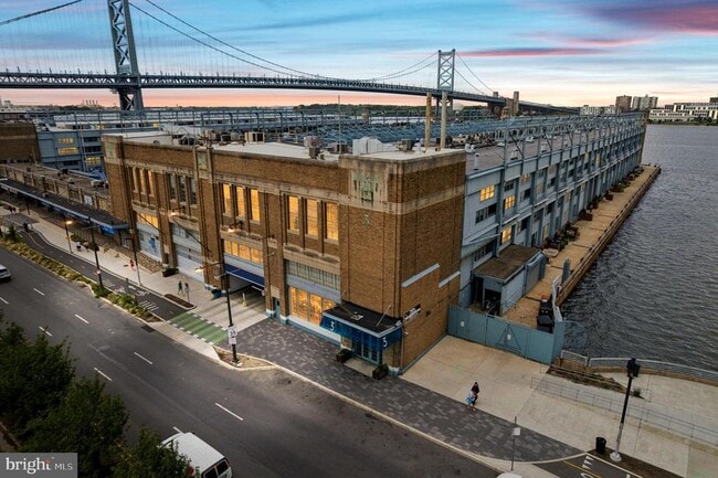 property at 3 N Christopher Columbus Blvd