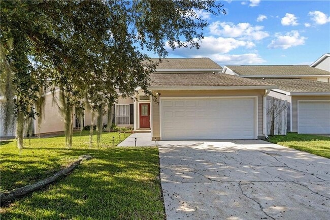 1057 Marina Dr in Slidell, LA - Building Photo - Building Photo