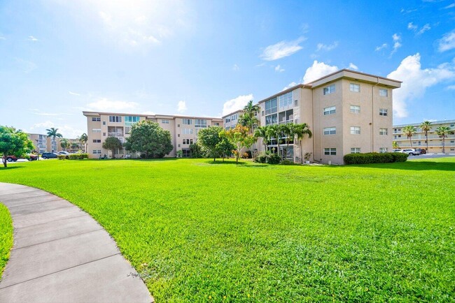 2615 NE 1st Ct in Boynton Beach, FL - Building Photo - Building Photo