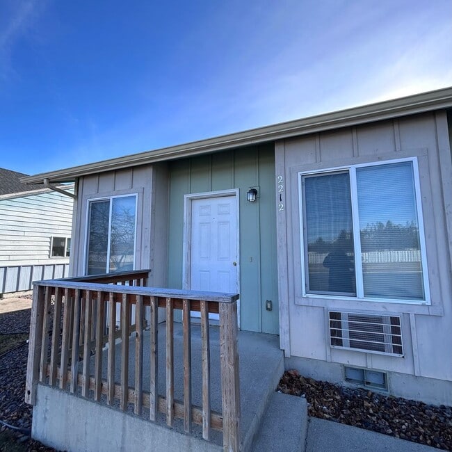 2212 Jakob Ave in La Grande, OR - Building Photo - Building Photo