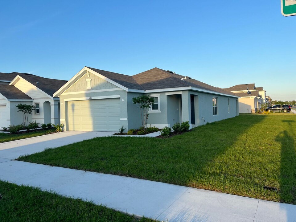 415 Sunlit Coral St in Ruskin, FL - Building Photo