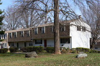 Walden Circle Townhouses in Woodlawn, MD - Building Photo - Building Photo