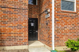 Ashton Arlington Heights in Arlington Heights, IL - Building Photo - Building Photo