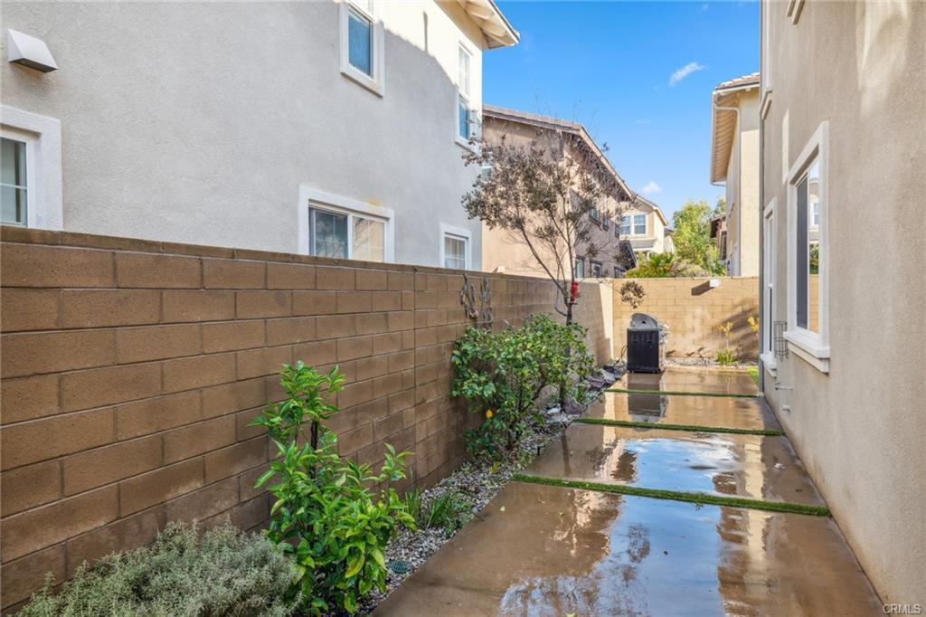 123 Sparrow in Irvine, CA - Building Photo