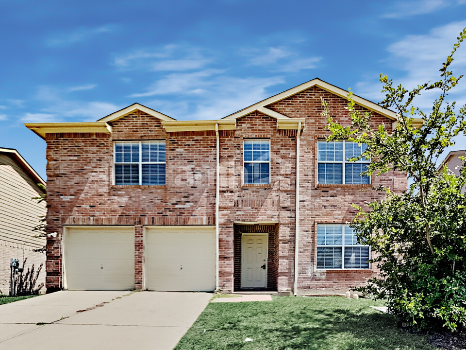 605 Spillway Dr in Little Elm, TX - Building Photo