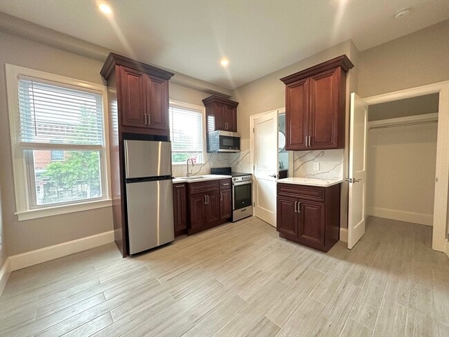 1152 Cambridge St, Unit 2