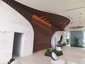 700 NE 24th St, Unit 4106 in Miami, FL - Building Photo